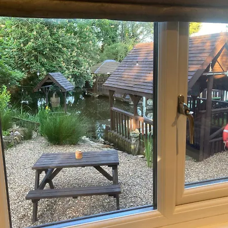 The Spinney Lodge Bubbenhall Exterior photo